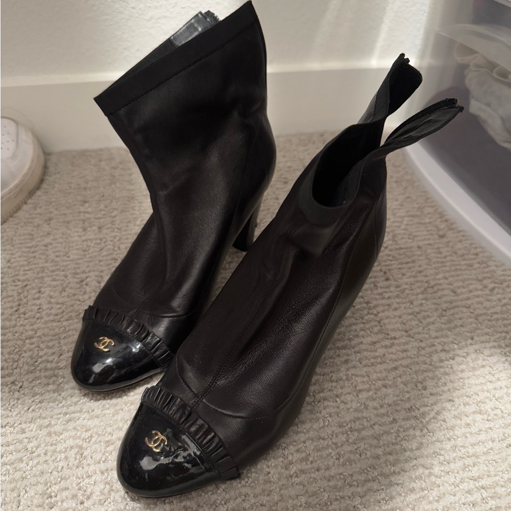 CHANEL 2010 Interlocking CC Logo Boots